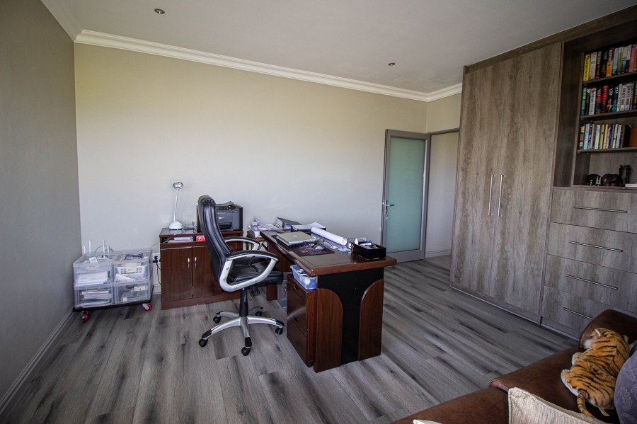 6 Bedroom Property for Sale in Kleinbaai Western Cape